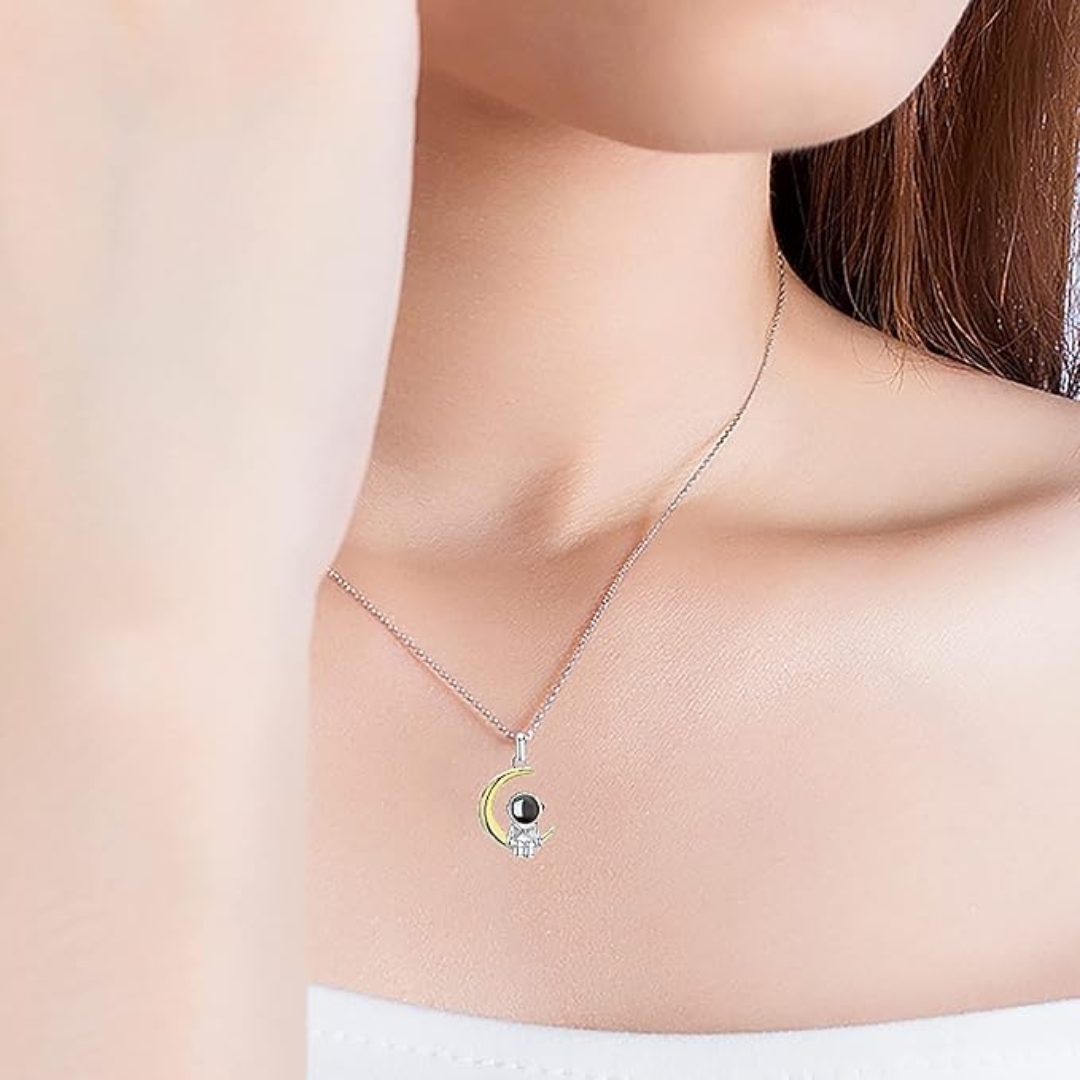 Astromoria™ – El collar que guarda tus recuerdos
